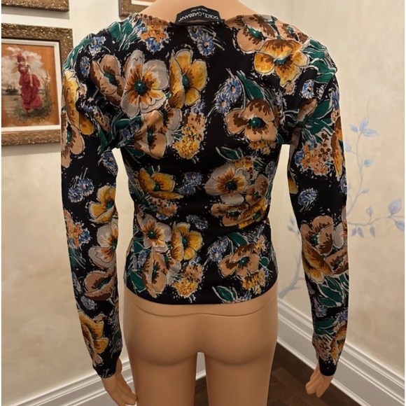 Dolce & Gabbana silk and cashmere v neck sweater - Picture 2 of 13